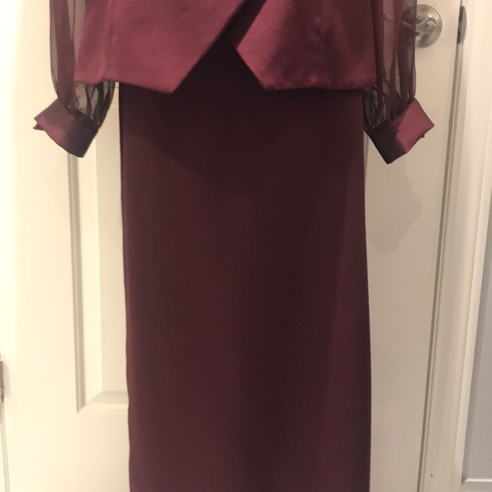 Les Robes Galleria Formal Jacket & Matching Skirt - Picture 2 of 16